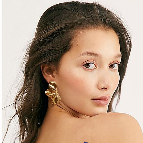 Free People Floral Jewelry Lightweight Earrings 14K Gold Plated Hypoallergenic - Picture 9 of 10